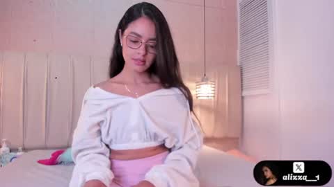 Snapshot of alizza_ chatting on July 13, 2026, 11:46 am alizza_ online show from July 13, 2026, 11:46 am