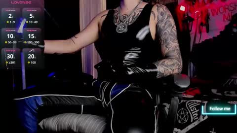   online show from October 24, 2025, 4:58 pm