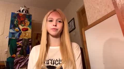 Snapshot of allegralenherr chatting on October 20, 2025, 1:33 pm Lina online show from October 20, 2025, 1:33 pm