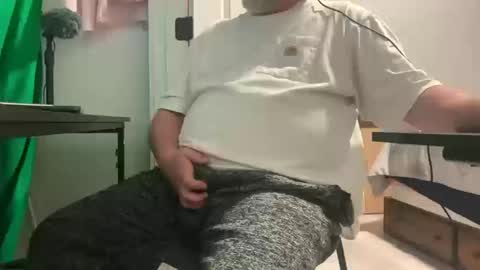 Allergictolove online show from October 11, 2025, 9:13 pm