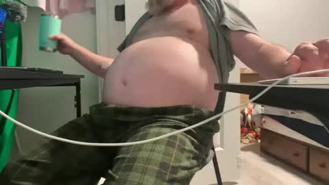 Allergictolove online show from November 25, 2025, 4:40 pm