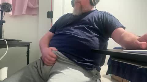 Allergictolove online show from March 26, 2026, 2:11 pm