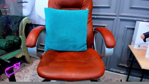                                 Help me reach 100 likes online show from December 21, 2024, 11:45 pm