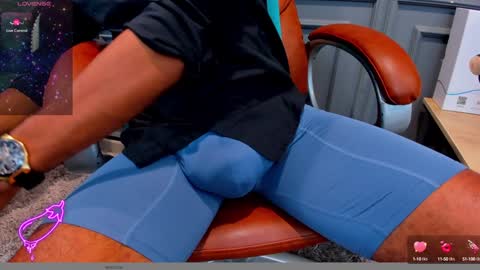                                 Help me reach 100 likes online show from December 25, 2024, 8:07 pm