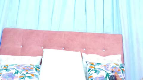 Snapshot of alliciakim chatting on November 16, 2025, 7:19 pm Allicia online show from November 16, 2025, 7:19 pm