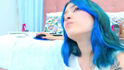 Snapshot of alliciakim chatting on November 19, 2025, 7:25 pm Allicia online show from November 19, 2025, 7:25 pm