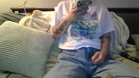 alliebearx online show from June 3, 2026, 4:37 am