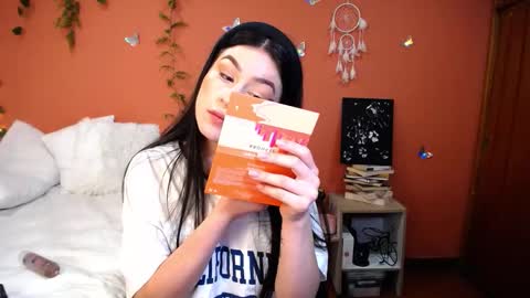 Allie  online show from November 17, 2025, 8:47 pm