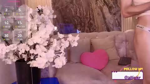 Snapshot of allison_parker1_ chatting on December 15, 2025, 11:58 am allison_parker1_ online show from December 15, 2025, 11:58 am