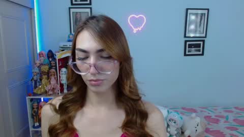 Snapshot of allisonblossom chatting on February 28, 2025, 4:10 am online show from February 28, 2025, 4:10 am