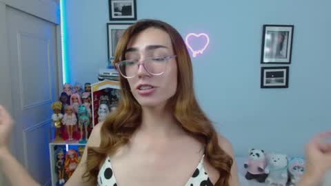 Snapshot of allisonblossom chatting on March 5, 2025, 3:51 am online show from March 5, 2025, 3:51 am