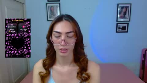 Snapshot of allisonblossom chatting on November 14, 2025, 7:12 pm online show from November 14, 2025, 7:12 pm