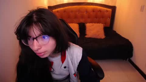 Snapshot of alllyson_ chatting on June 19, 2026, 8:12 pm alison online show from June 19, 2026, 8:12 pm