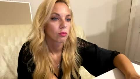 Snapshot of allmaybe chatting on July 10, 2026, 8:11 pm Nika online show from July 10, 2026, 8:11 pm