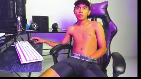 Snapshot of alluringangel0 chatting on November 9, 2025, 6:01 am alluringangel0 online show from November 9, 2025, 6:01 am