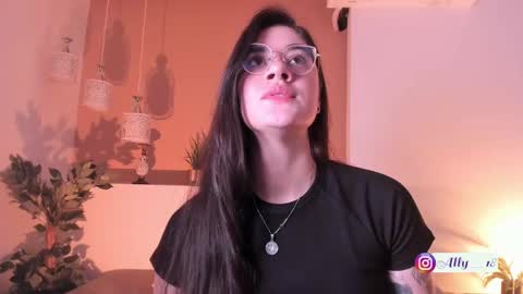 Snapshot of ally_addams chatting on September 22, 2025, 5:09 am Ally online show from September 22, 2025, 5:09 am