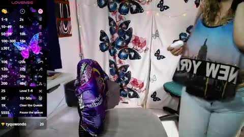 Lina online show from April 18, 2026, 4:44 pm