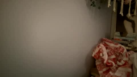 Snapshot of allyanalangel chatting on January 28, 2025, 5:32 am allyanalangel online show from January 28, 2025, 5:32 am