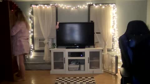 Snapshot of allyanalangel chatting on February 4, 2025, 11:27 pm allyanalangel online show from February 4, 2025, 11:27 pm