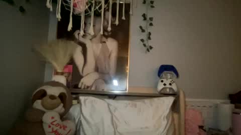 Snapshot of allyanalangel chatting on March 9, 2025, 5:11 am allyanalangel online show from March 9, 2025, 5:11 am