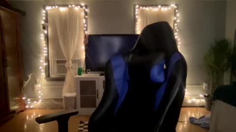 Snapshot of allyanalangel chatting on March 9, 2025, 8:18 am allyanalangel online show from March 9, 2025, 8:18 am