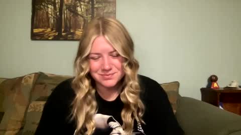 Snapshot of allyanalangel chatting on September 16, 2025, 1:28 am allyanalangel online show from September 16, 2025, 1:28 am