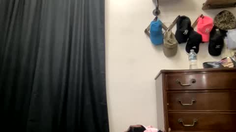 Snapshot of allyanalangel chatting on October 25, 2025, 10:48 pm allyanalangel online show from October 25, 2025, 10:48 pm