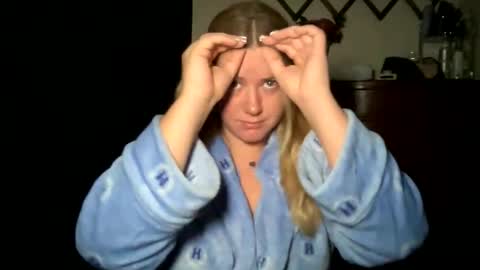 Snapshot of allyanalangel chatting on November 2, 2025, 1:41 am allyanalangel online show from November 2, 2025, 1:41 am