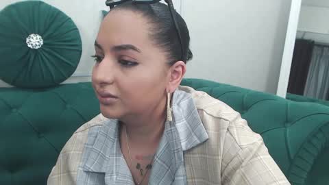         online show from April 18, 2026, 4:44 pm