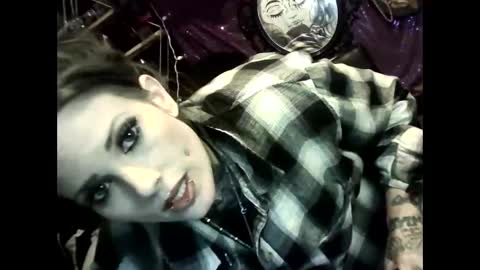 allymoon1369 online show from April 16, 2026, 8:37 am