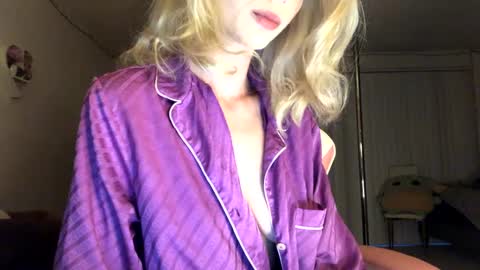 Ally Girl In Her Ally World online show from October 9, 2025, 1:42 pm