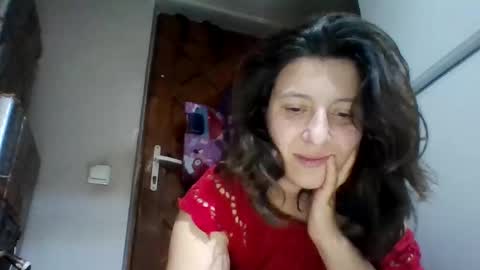 Snapshot of alma_amy chatting on January 1, 2025, 11:29 pm Alma online show from January 1, 2025, 11:29 pm