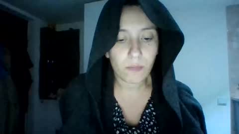 Snapshot of alma_amy chatting on September 18, 2025, 8:11 pm Alma online show from September 18, 2025, 8:11 pm