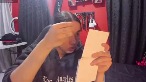Snapshot of almazz_ chatting on June 18, 2026, 7:18 pm Santy online show from June 18, 2026, 7:18 pm