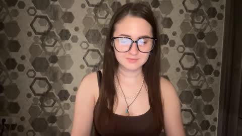 Snapshot of almostinnocent_ chatting on September 28, 2025, 9:20 pm Anna online show from September 28, 2025, 9:20 pm