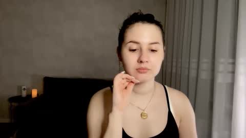 Snapshot of almostinnocent_ chatting on November 7, 2025, 12:54 am Anna online show from November 7, 2025, 12:54 am