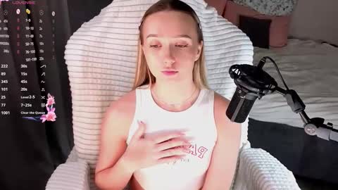 Lia online show from February 27, 2026, 3:17 am