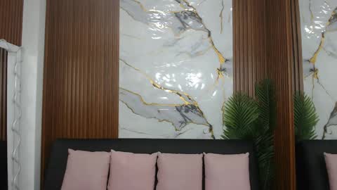 alonddra_tay online show from April 21, 2026, 11:38 am