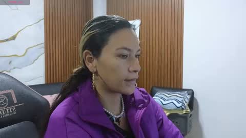alonddra_tay online show from June 17, 2026, 12:07 pm