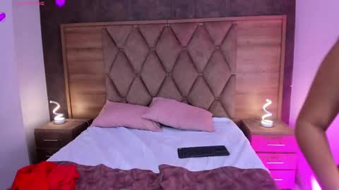 ALONDRA CUTE online show from May 1, 2026, 5:12 am
