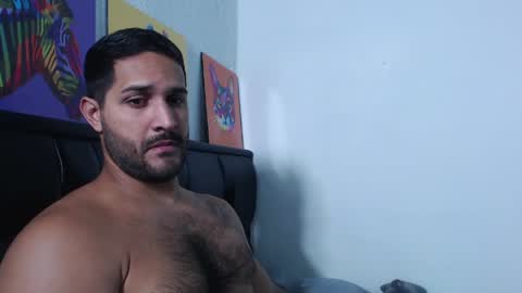 alonxoo online show from April 15, 2026, 1:01 am