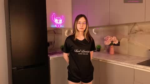 Alorenna online show from May 18, 2026, 4:46 pm