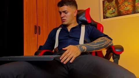 Snapshot of alpha_dominus_ chatting on November 6, 2025, 4:57 am alpha_dominus_ online show from November 6, 2025, 4:57 am