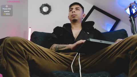 alpha_latino_ online show from May 18, 2026, 7:25 am