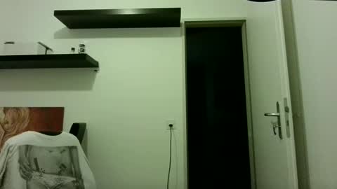 alphah_hunk online show from September 23, 2025, 6:44 pm