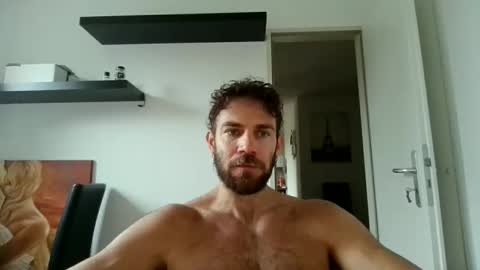 alphah_hunk online show from October 9, 2025, 10:24 am