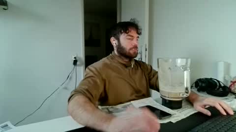 alphah_hunk online show from January 9, 2026, 11:02 am