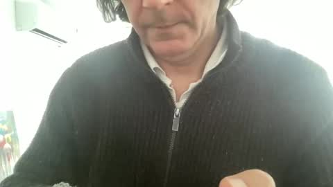 Snapshot of alphandre chatting on January 25, 2025, 9:57 am AlphAndre online show from January 25, 2025, 9:57 am