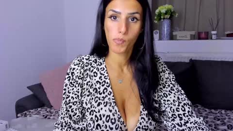 Snapshot of alphaqueenx chatting on September 27, 2025, 9:31 pm Michelle online show from September 27, 2025, 9:31 pm