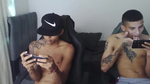 alphas_latins online show from May 15, 2026, 8:16 pm
